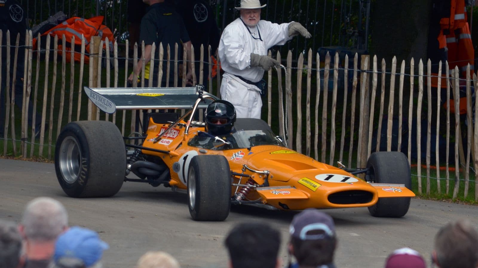 McLaren Formule 1-auto op het circuit