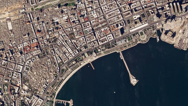 Luchtfoto van het Baku City Circuit
