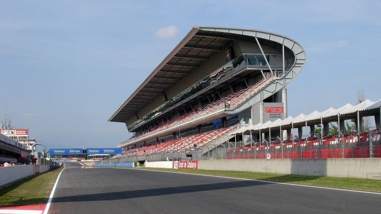Start-finish en hoofdtribune van Circuit de Barcelona-Catalunya