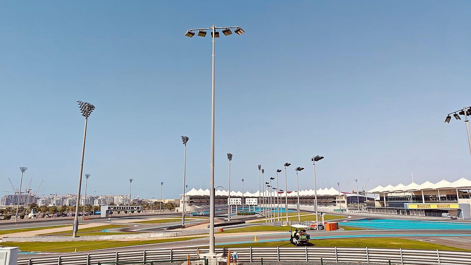 Noordtribune en circuit van Yas Marina Circuit
